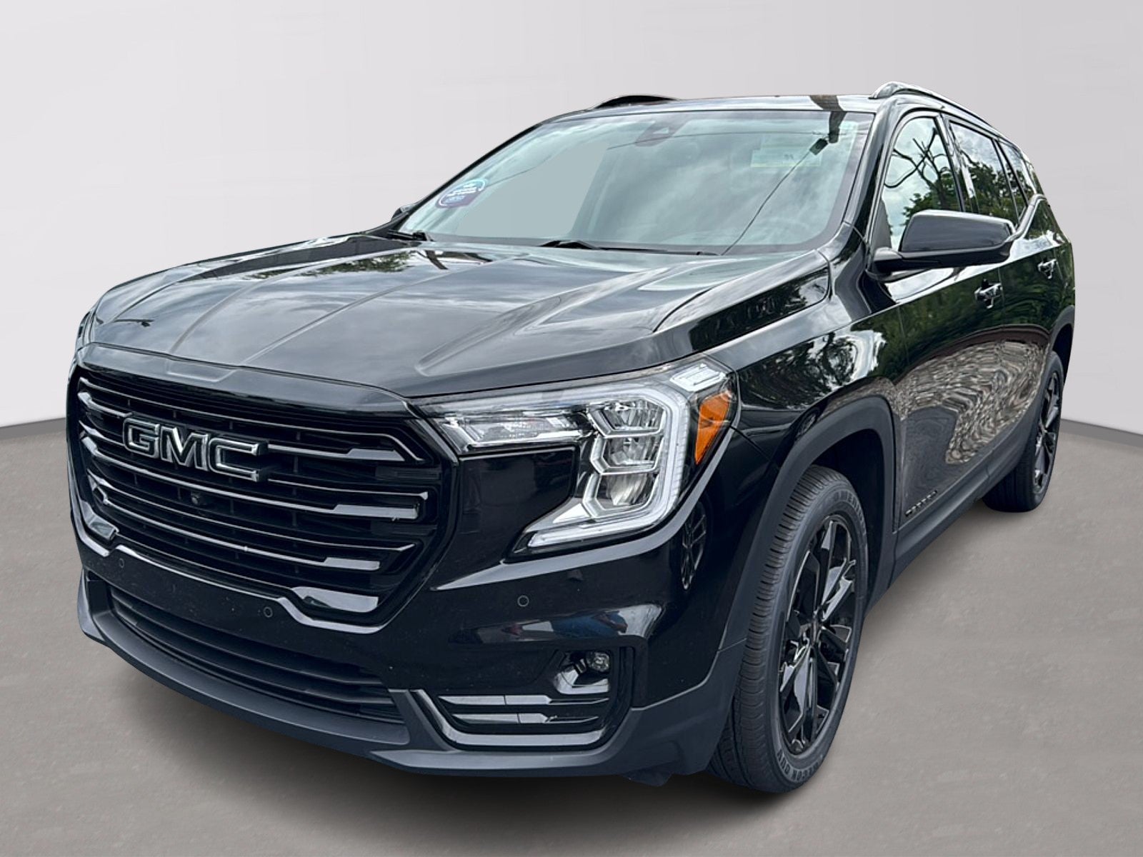 2022 GMC Terrain SLT in Ebony Twilight Metallic — front three-quarter view